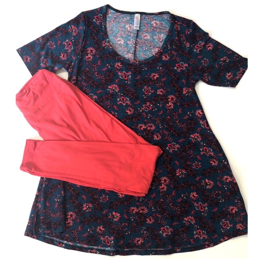 Perfect T & OS Legging Outfit - Picture 1 of 3